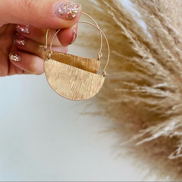 NEW NORDSTROM REVOLVE Gold Hammered Half Circle Disc Hoop Earrings Jewelry Boho - Picture 7 of 10